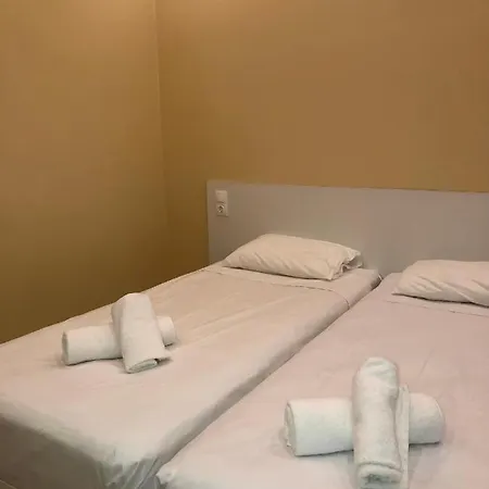 Bright, Big In The Center Of * مدينة سكياثوس